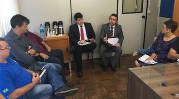 Reunião entre sindicato e assessoria jurídica discute futuro das ações dos bancários