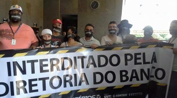 Bancários protestam contra diretoria do BRB, que usa a Justiça contra greve