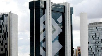 Bancários e BB discutem melhorias nos processos seletivos nesta terça (8)