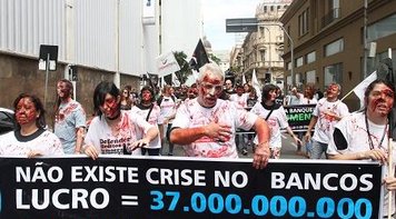 Em Porto Alegre, passeata de zumbis contras más condições de trabalho