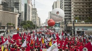 Bancários se unem a trabalhadores do campo em ato na Paulsita