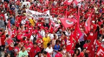 Frente Brasil Popular ocupa as ruas por retomada da agenda progressista