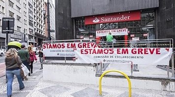Bancários cruzam os braços em São Paulo contra desrespeito dos bancos