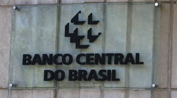 BC propõe afrouxar regras para banco monitorar parente de políticos e notificar Coaf 