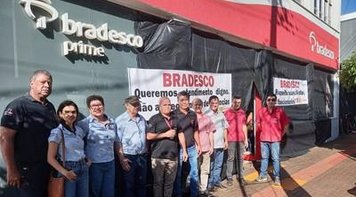 Bancários do Bradesco em Dourados fazem novo protesto contra descaso do banco