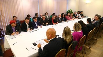 Bancários abrem negociações exigindo aumento real, valorização do piso e avanços na PLR