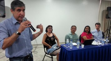 Fetec-CUT/CN abre assembleia com debate sobre conjuntura e projetos de terceirização