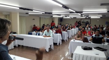 Prioridade é organizar resistência a ataques dos golpistas, orienta assembleia da Fetec-CUT/CN