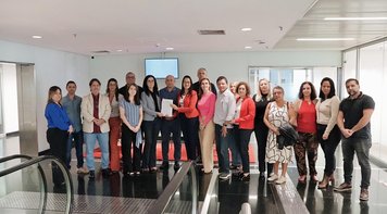 Trabalhadores entregam minuta de reivindicações ao Santander