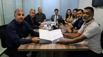 Seeb Brasília entrega à Cooperforte a pauta de reivindicações dos funcionários