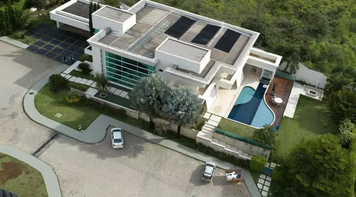 Justiça reabre processo sobre financiamento de mansão de Flávio Bolsonaro por banco público