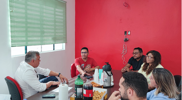 SEEB-AC realiza reunião com funcionários do Banco da Amazônia para tratar alteração de função