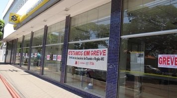 Adesão à greve chega a 100% da categoria em Dourados 