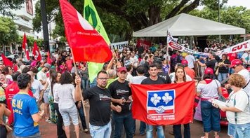 Dia Nacional de Luta termina com ato no Ministério do Trabalho