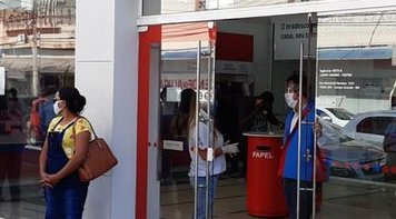 Agências bancárias terão de disponibilizar guarda-volumes para atender clientes