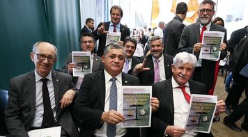 Oposição apresenta proposta de reforma tributária em que ricos pagariam mais impostos