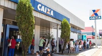Com déficit de contratações, bancários da Caixa enfrentam metas abusivas e sobrecarga de trabalho