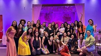 Muita música e descontração marcam 1ª edição do “Happy Hour Delas”, programação de valorização feminina