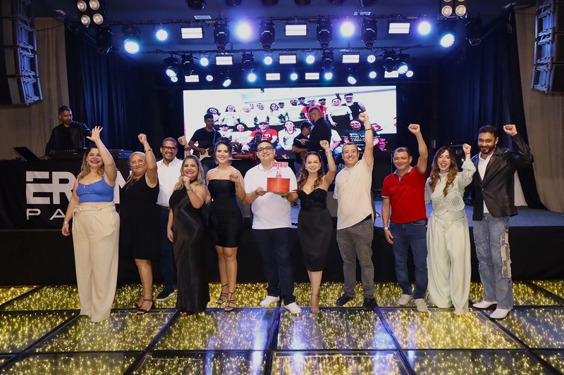 4e4b1e_7a512685c3ca4c43bccf61bcb20c7564~mv2