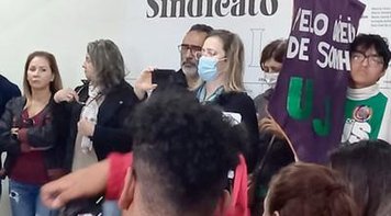 Em defesa da Democracia, SEECG-MS marca presença no ato desta quinta-feira (11)