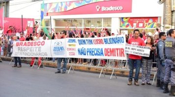 Bancários MT denunciam demissões no Bradesco durante passagem da Tocha Olímpica