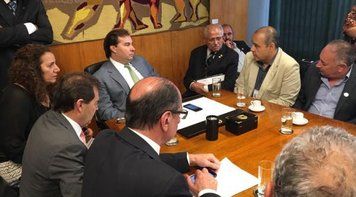 Após reunião com presidente da Câmara, Vagner Freitas afirma que a única saída é a greve nacional