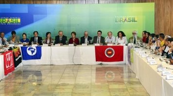 Vou lutar com todas as forças para manter o marco da democracia, diz Dilma