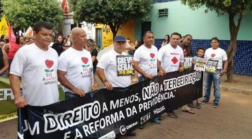 Contra as Reformas mais de 5 mil participam de passeata em Rondonópolis