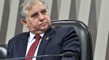 Após seu partido aprovar PL da Bandidagem, senador do DF obstrui projeto que reduz IR dos trabalhadores