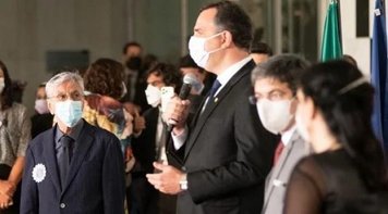 Caetano Veloso lidera artistas e entidades contra projetos que ameaçam índios e o meio ambiente 