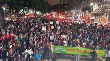 Manifestantes vão às ruas de todo o país e no exterior contra Temer