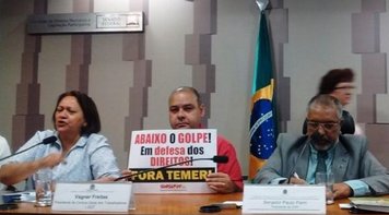 Frente parlamentar contra ataques no Congresso