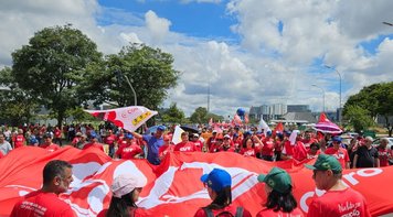 CUT e centrais sindicais ocupam Brasília por redução da jornada com mesmo salário, fim da escala 6x1 e outros direitos