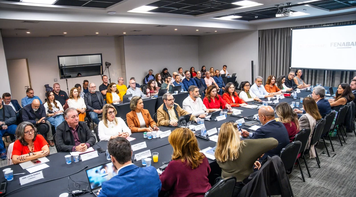 Após mobilização, bancos recuam de reajuste por faixas salariais, mas não apresentam índice; paralisação mantida na quinta 20