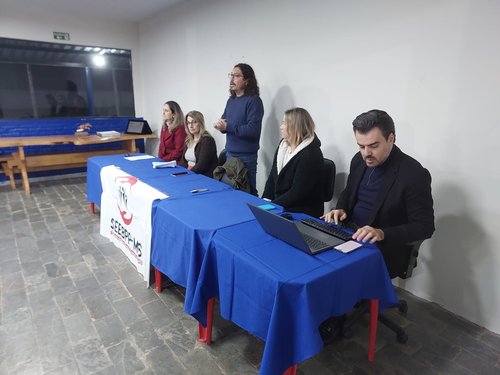 Mesa da assembleia de PP