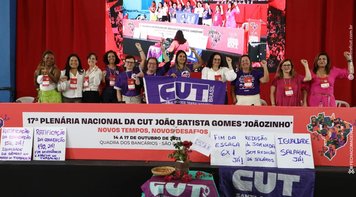 Em plenária de Mulheres da CUT, bancárias reforçam unidade de trabalhadoras