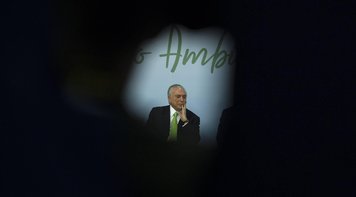 Temer depõe sobre corrupção e é julgado no TSE por crime eleitoral