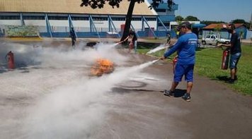 Segurança: Funcionários do clube de campo participaram de mais um curso de brigadista de incêndio
