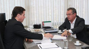 Senador garante apoio à defesa dos bancos públicos