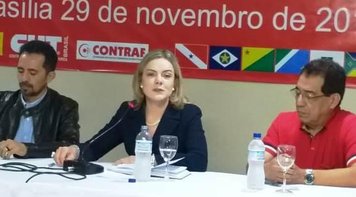 Assista à palestra de Gleisi Hoffmann na abertura dos seminários da Fetec-CUT/CN, em Brasília