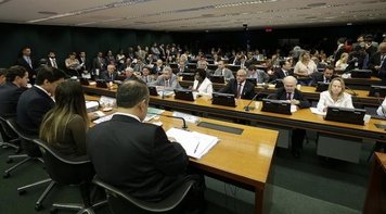 Comissões Especiais definem agenda de trabalho sobre reformas que atacam os direitos da classe trabalhadora