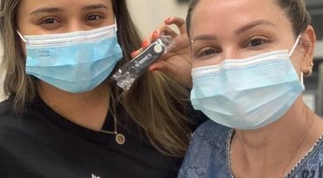 Dia da Mulher: Sintraf-AP entrega singela lembrança às trabalhadoras do ramo financeiro