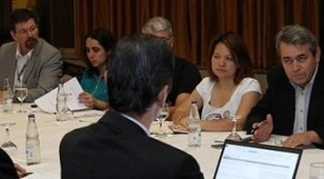 Contratação será um dos temas da negociação com a Caixa nesta sexta