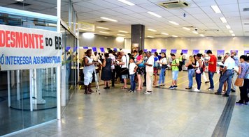 Bancários MT protestam contra reestruturação do Banco do Brasil