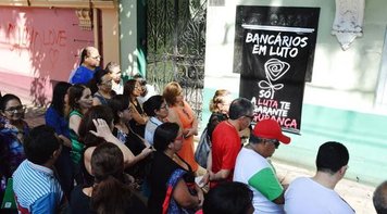 Bancários homenageiam vigilante assassinado e cobram políticas de segurança eficazes