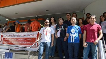 Bancários retardam abertura de agência em Belém
