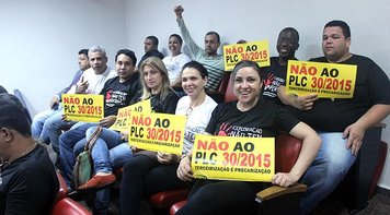 Bancários dizem ‘não’ à terceirização em audiência pública com senador Paim