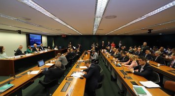 Parlamentares refutam privatização do BB em audiência com o presidente do banco