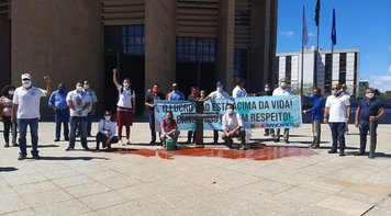 Sindicato, CUT/DF e demais sindicatos de trabalhadores que atuam em bancos realizam ato em defesa da vida