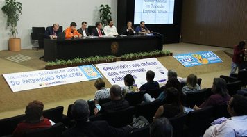 Bancários de Brasília integram ato em defesa das empresas públicas